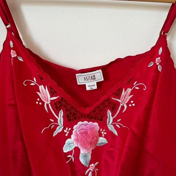 Silk Elegant Red Embroidered slip Asian teddy lingerie - Picture 3 of 5